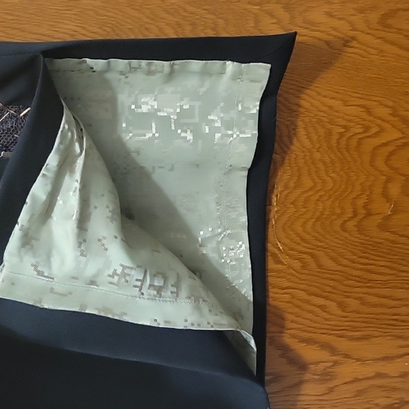 Gorgeous Chriatain Lacroix Skirt. Size 38 - Picture 5 of 8